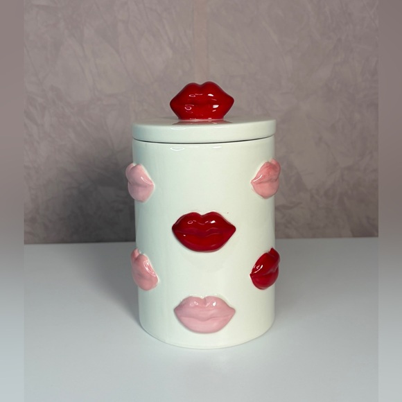 Ceramic Lip Design Storage Jar - Red and Pink - Picture 4 of 9